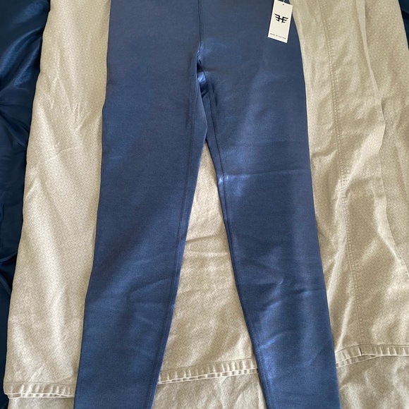 Heroine Sport Marvel Leggings - Picture 7 of 8